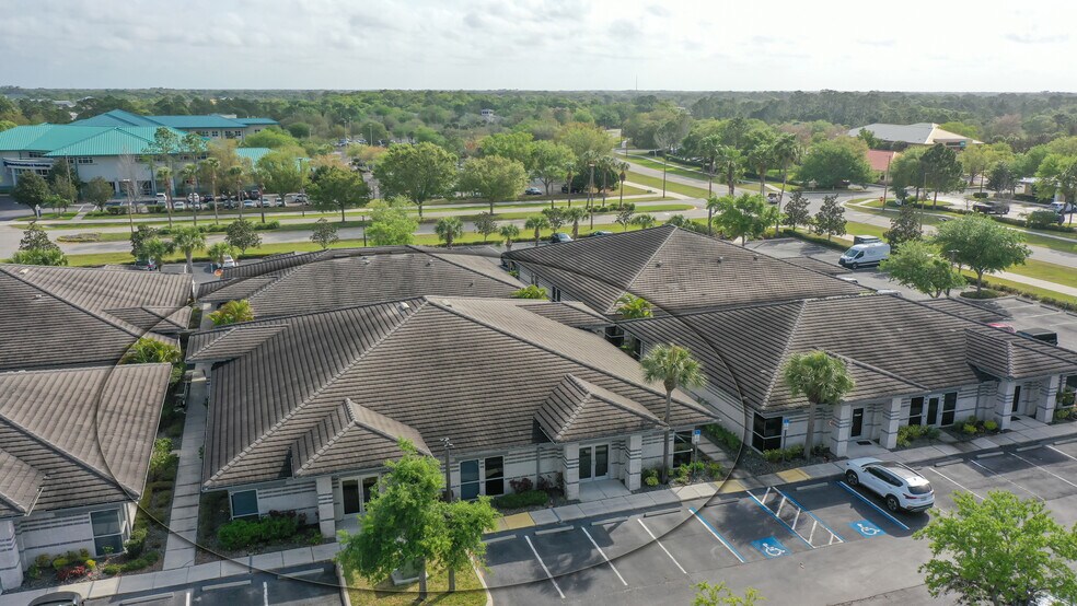 More Photos Of 7316-7320 Delainey Ct E, Sarasota Office Residential For Sale