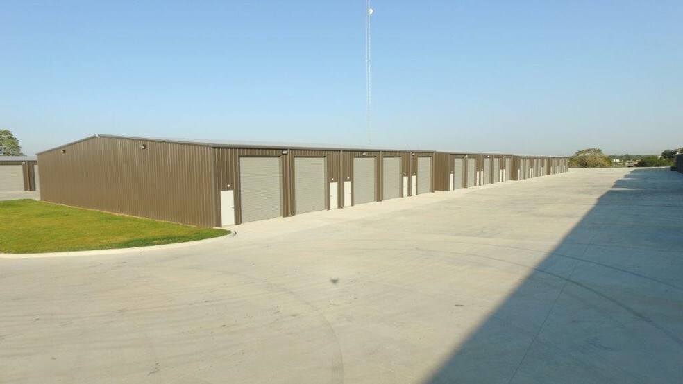 More Photos Of 5969 Jones Rd, Bryan Warehouse For Lease