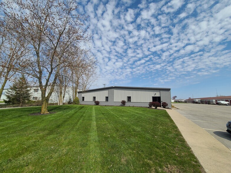 More Photos Of 7007 Trafalgar St, Fort Wayne Light Manufacturing For Sale