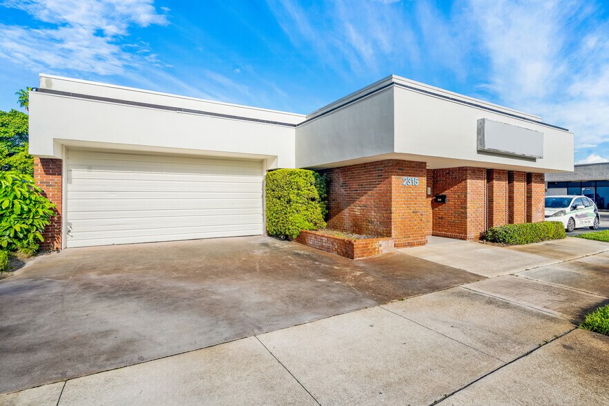 More Photos Of 2315 14th Ave, Vero Beach Medical For Sale