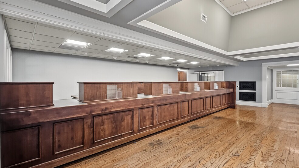 More Photos Of 112 N Jefferson St, Athens Bank For Lease