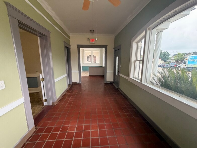 More Photos Of 2620 Main St, Columbia Apartments For Lease