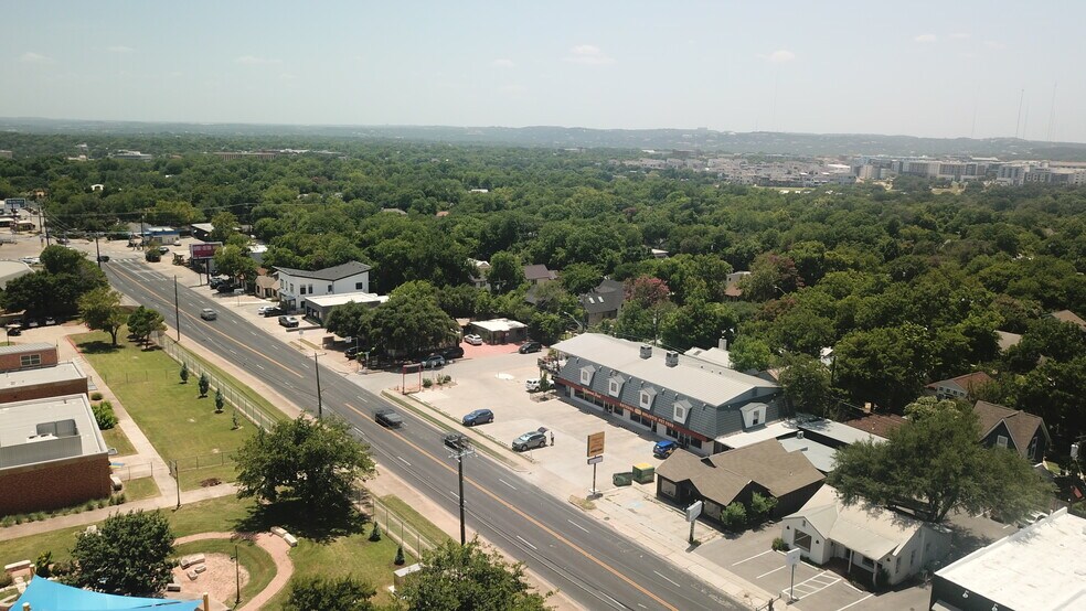 More Photos Of 4612 Burnet Rd, Austin Freestanding For Sale