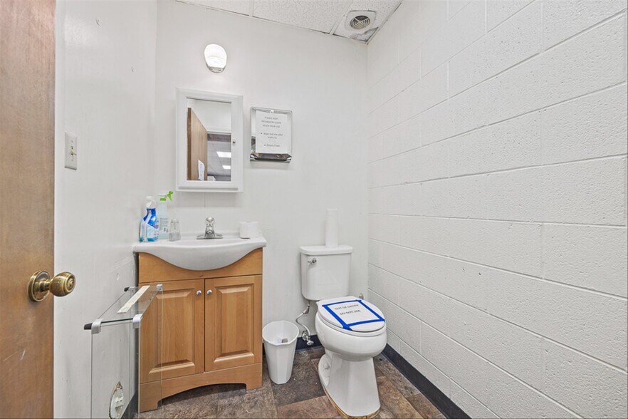 More Photos Of 14040 S Tryon St, Charlotte General Retail For Sale