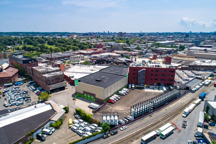 More Photos Of 4805 Metropolitan Ave, Ridgewood Light Distribution For Lease