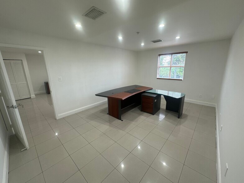 More Photos Of 6055 NW 87th Ave, Miami Warehouse For Lease