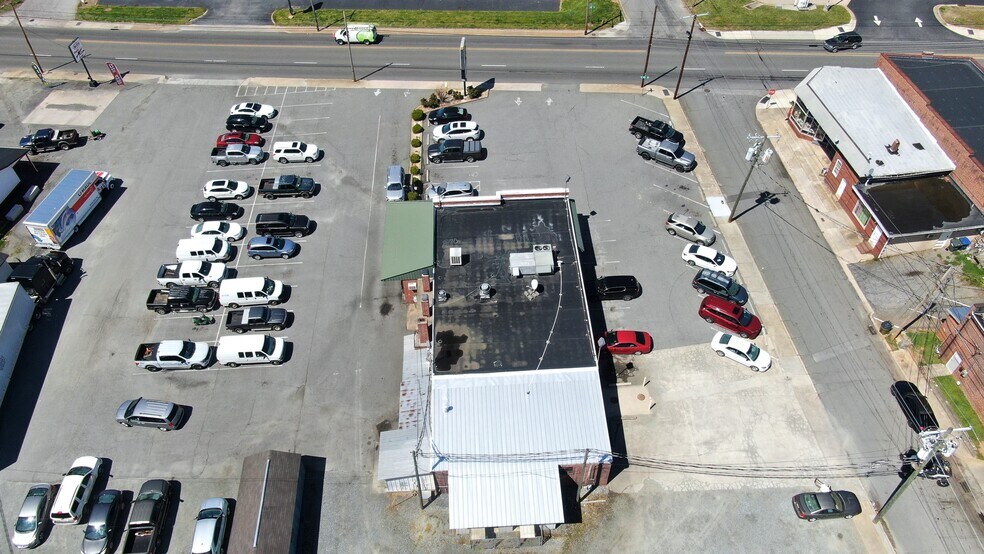 More Photos Of 1101 S Main St, Lexington Restaurant For Sale
