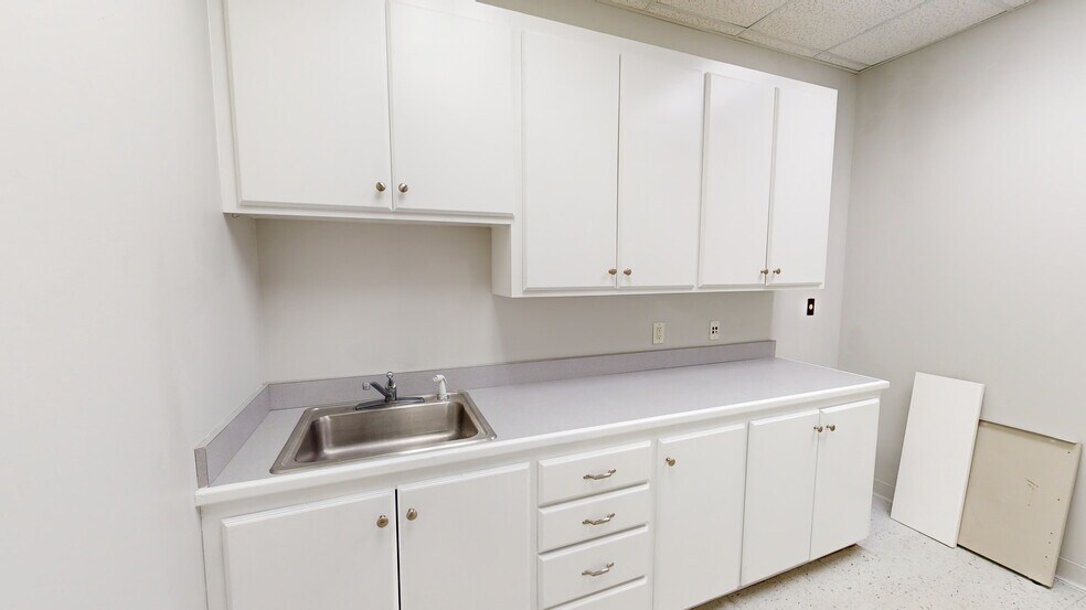 More Photos Of 635 Petro Point Dr, Lake Charles Office For Sale