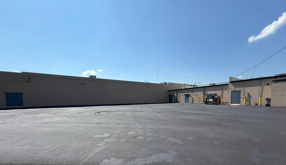 More Photos Of 1500 W Broadway St, Princeton Unknown For Lease