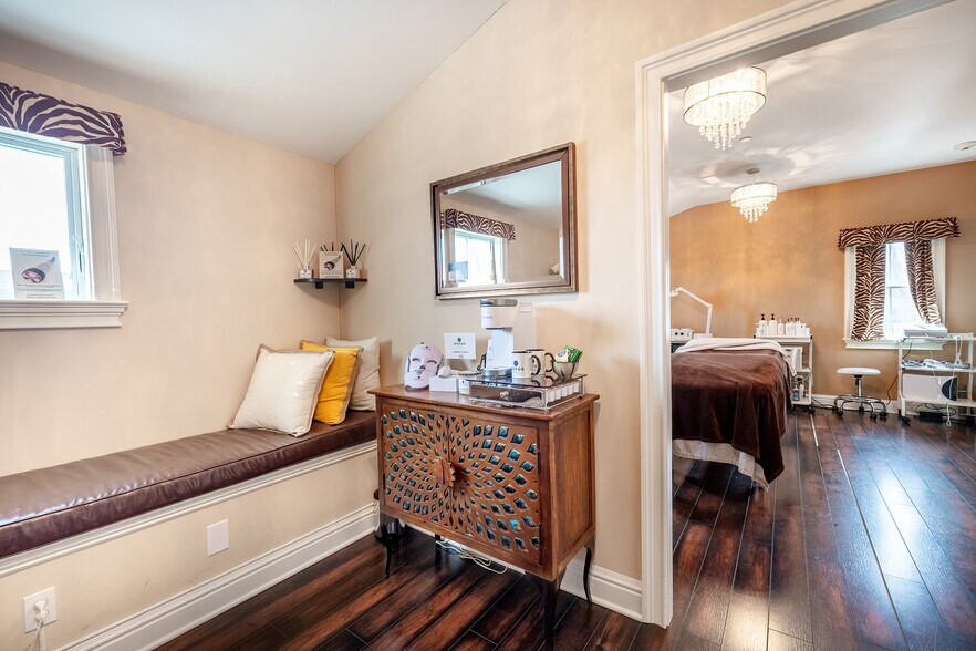 More Photos Of 27 Catoonah St, Ridgefield General Retail For Sale