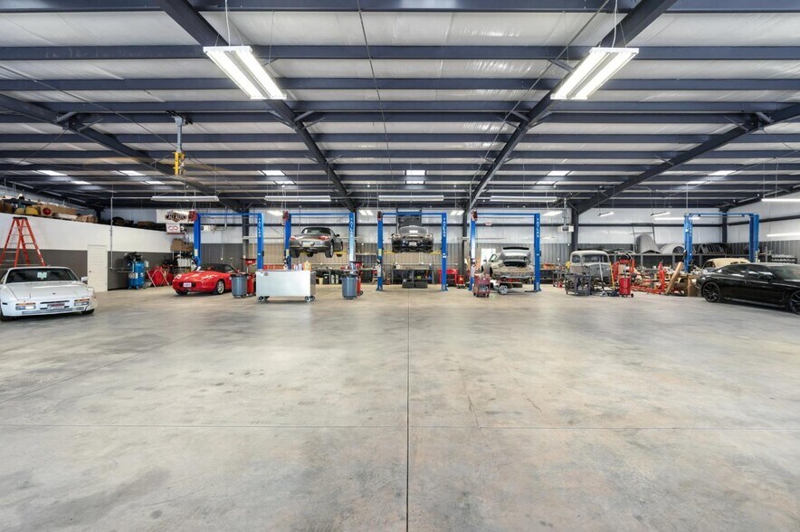 More Photos Of 20 Bellamy Pl, Stockbridge Warehouse For Sale