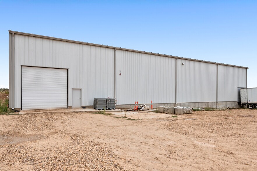 More Photos Of 97 S Red Willow Rd, Evanston Manufacturing For Sale