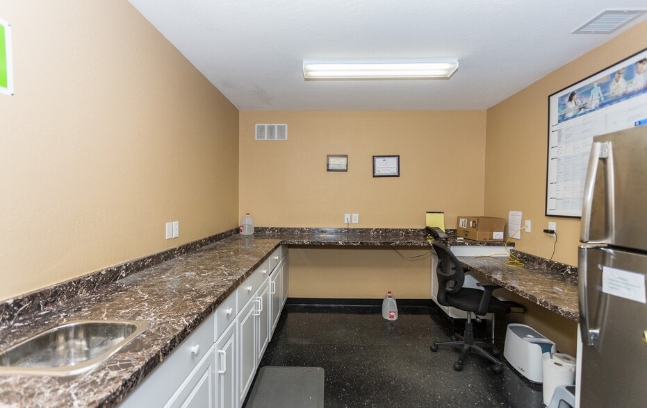 More Photos Of 534 Madison Ave, Prescott Freestanding For Sale