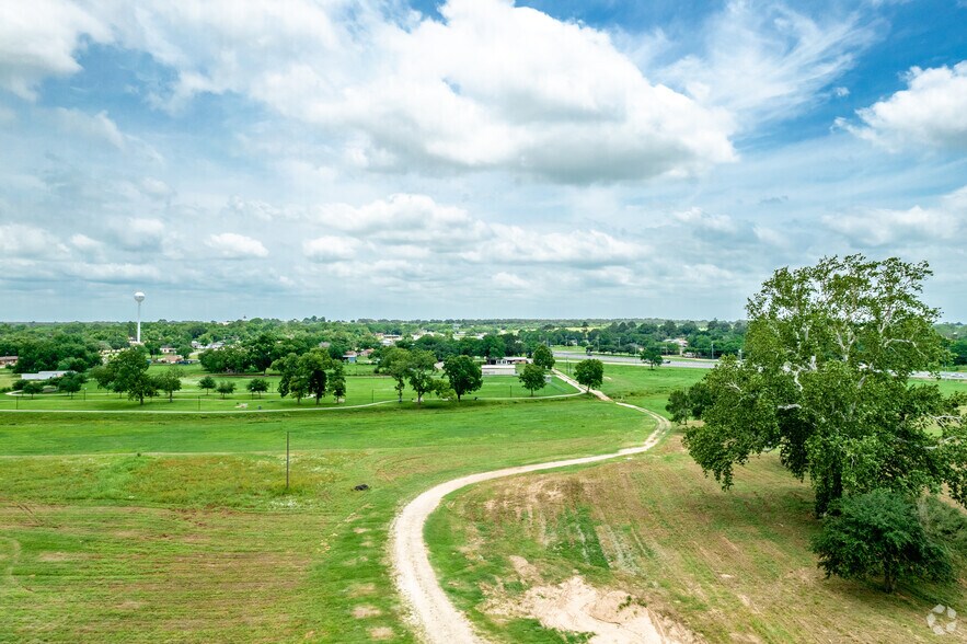 More Photos Of 195 Business Park Ave, Stockdale Land For Sale