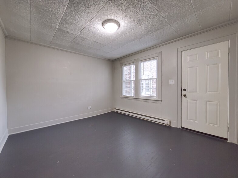 More Photos Of 1007 S Main St, Mount Airy Apartments For Sale