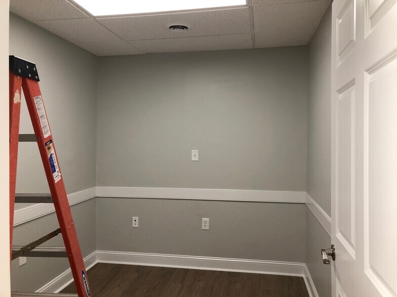 More Photos Of 445 Western Blvd, Jacksonville Medical For Lease
