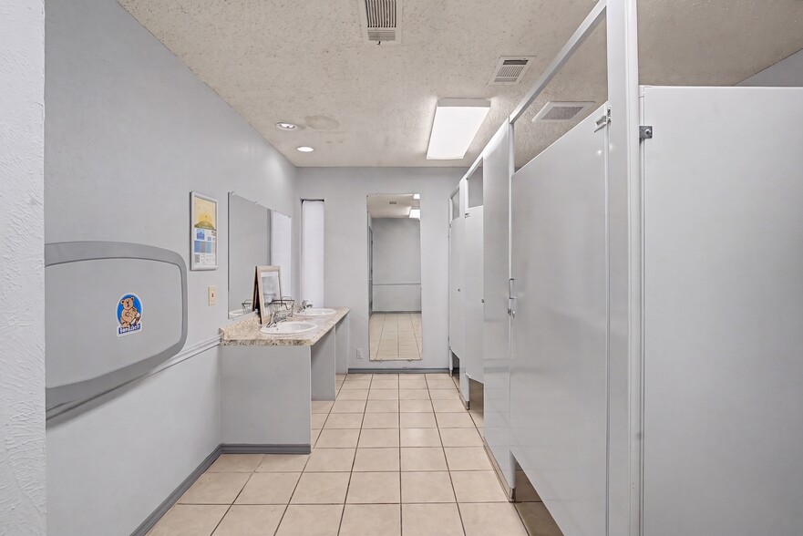 More Photos Of 2111 Skyline Dr, Mesquite Religious Facility For Sale
