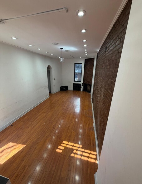 More Photos Of 150 2nd Ave, New York Apartments For Lease