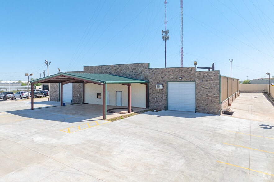 Primary Photo Of 6600 S I 35 Service Rd, Oklahoma City Flex For Lease