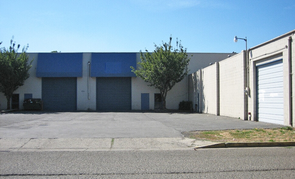 More Photos Of 830-870 W 2nd Ave, Eugene Warehouse For Lease