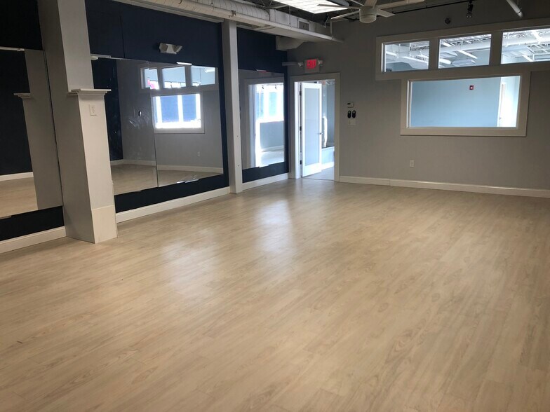 More Photos Of 721 Worcester St, Natick Health Club For Lease