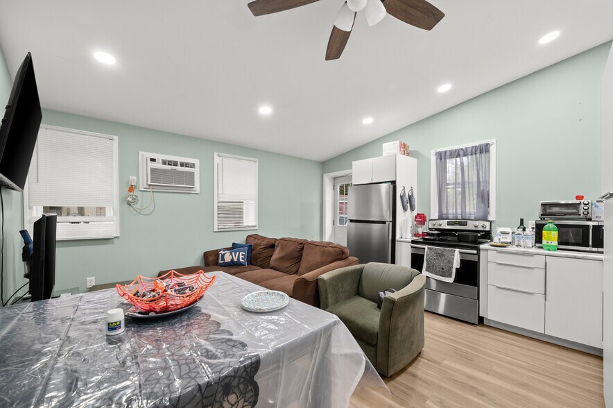More Photos Of 5590 Paw Paw Lake Rd, Coloma Apartments For Sale
