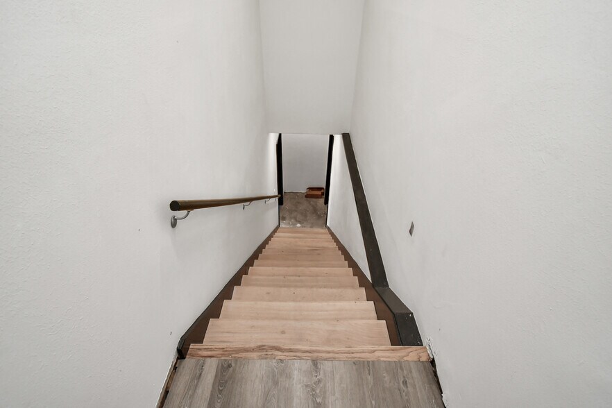 More Photos Of 421 Little York Rd, Houston Truck Stop For Lease