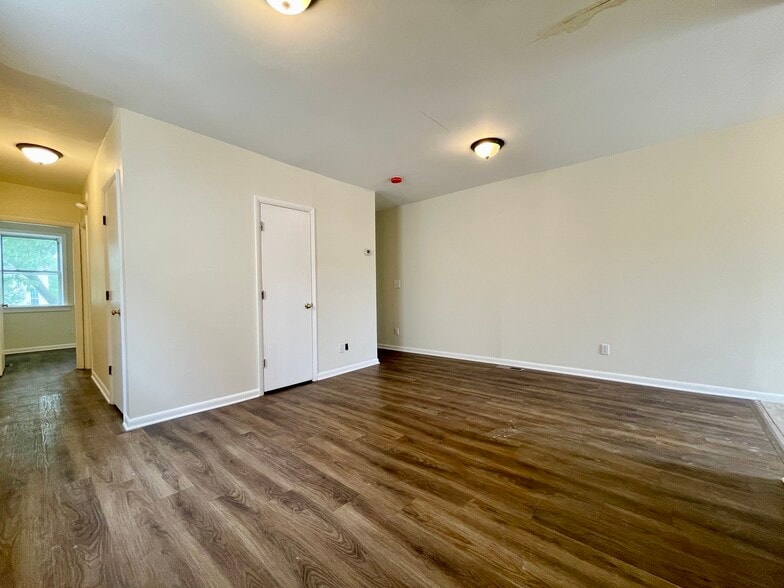More Photos Of 1012 Florida Ave NE, Washington Office For Sale