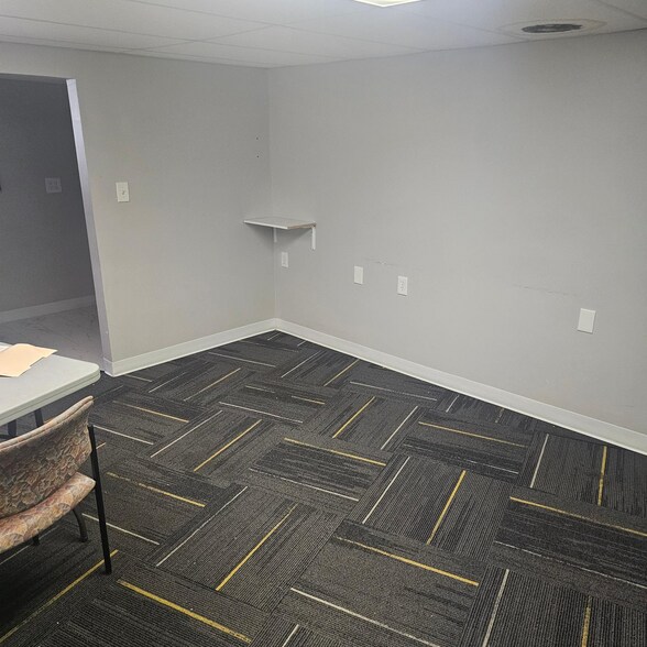 More Photos Of 6401-6405 Belair Rd, Baltimore Storefront Retail Office For Sale