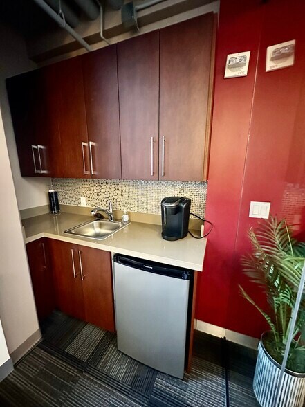 More Photos Of 1350 Columbia St, San Diego Loft Creative Space For Sale