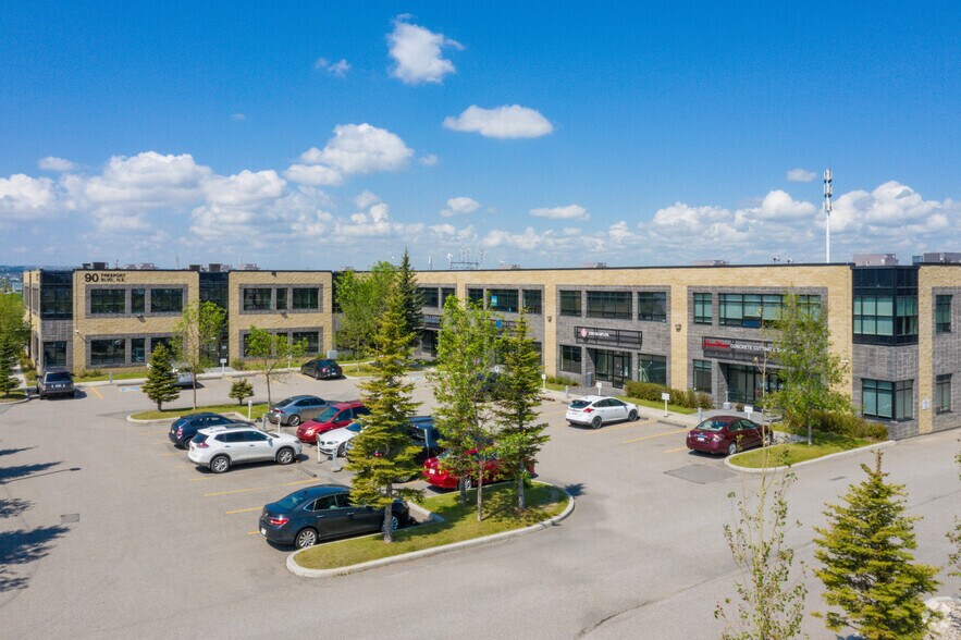 More Photos Of 90 Freeport Blvd NE, Calgary Light Distribution For Sale