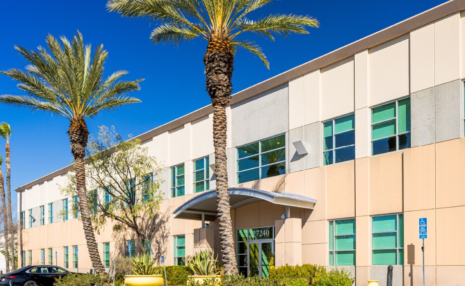 More Photos Of 27240 W Turnberry Ln, Valencia Office For Sale