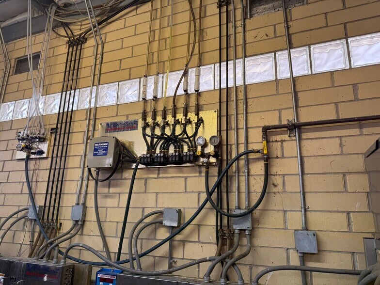 More Photos Of 604 N Main St, Stuttgart Carwash For Sale