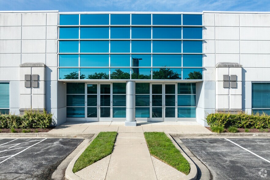 More Photos Of 7229 Parkway Dr, Hanover Light Manufacturing For Lease