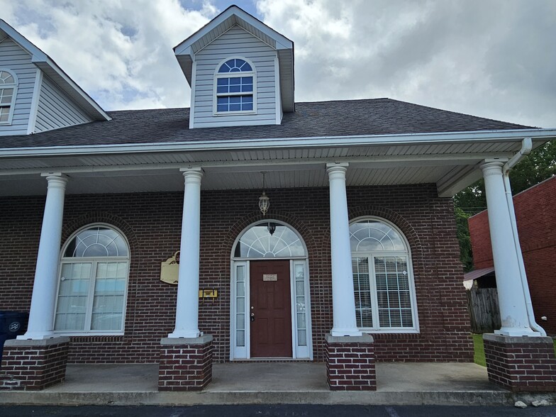 Primary Photo Of 49 Piedmont Dr, Winder Office For Lease