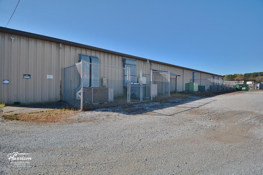 More Photos Of 4820 Commercial Dr, Huntsville Warehouse For Sale