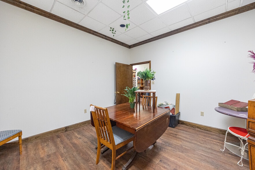 More Photos Of 120 N Main St, De Soto Storefront Retail Residential For Sale