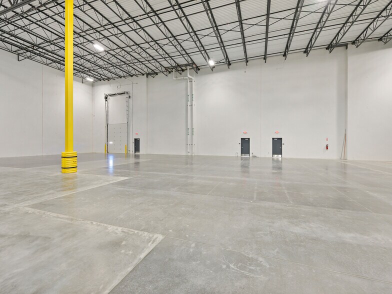 More Photos Of 2825 Riverside Pky, Grand Junction Warehouse For Lease