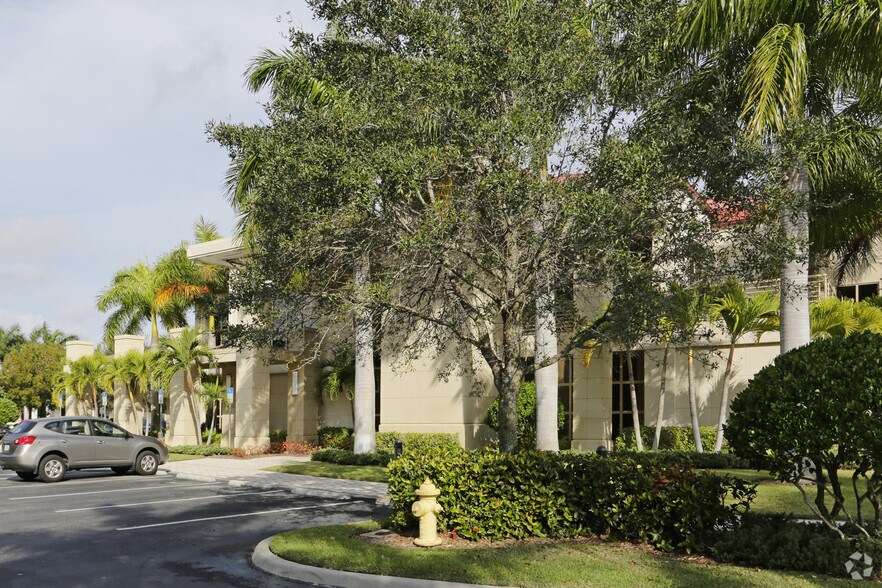 More Photos Of 6435 Naples Blvd, Naples Serviced Offices For Lease