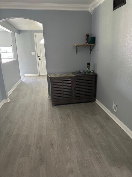 More Photos Of 5636 Kennedy Hills Dr, Seffner Storefront Retail Office For Sale