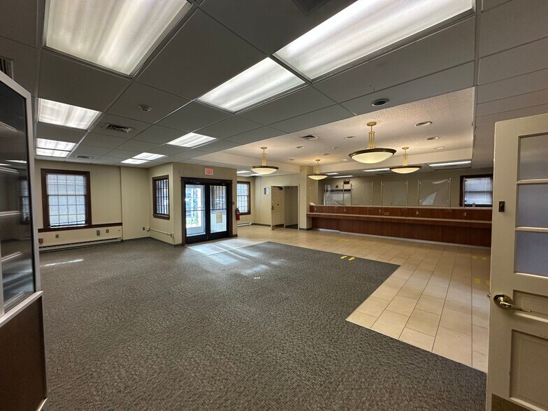 More Photos Of 434 Main St, Chatham Bank For Sale