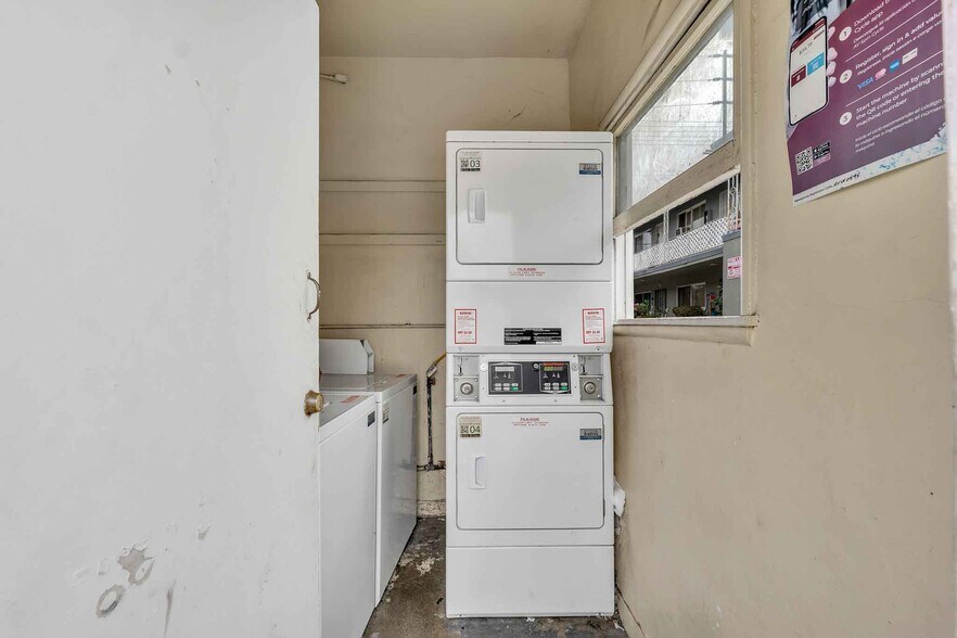 More Photos Of 6860-6870 Hazeltine Ave, Van Nuys Apartments For Sale