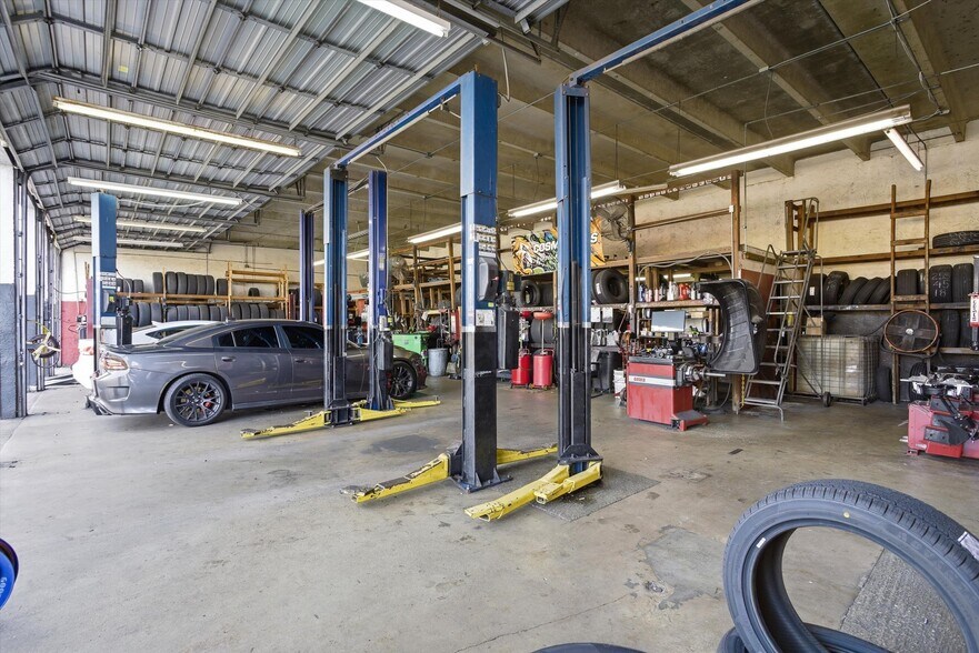 More Photos Of 8730 SW 8th St, Miami Auto Repair For Sale