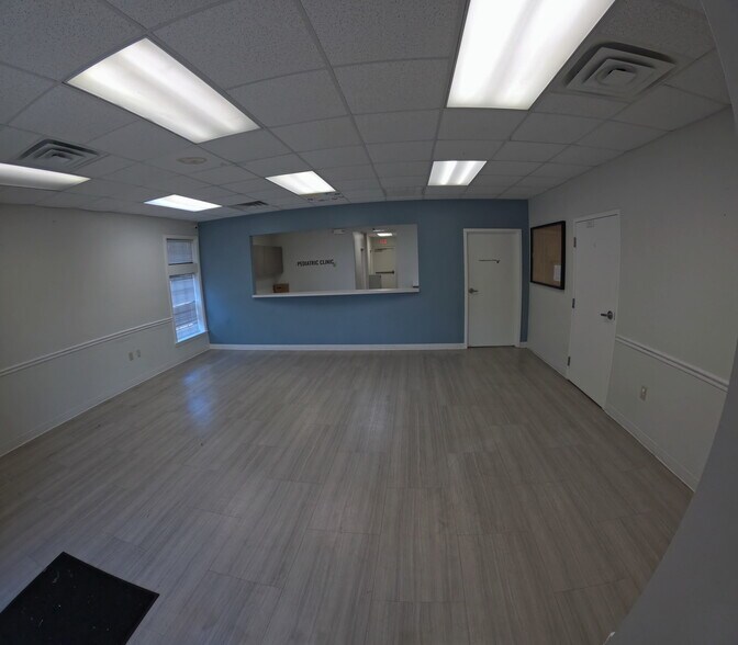 More Photos Of 11870 Cranston Dr, Arlington Office For Lease