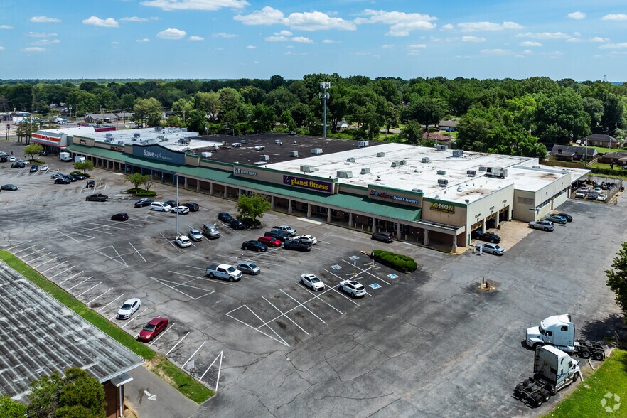 More Photos Of 4651-4701 Knight Arnold Rd, Memphis Freestanding For Sale