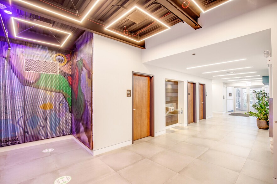 Primary Photo Of 2017 N Mendell St, Chicago Office For Sale
