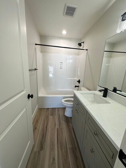 More Photos Of , Kelso Multifamily For Sale