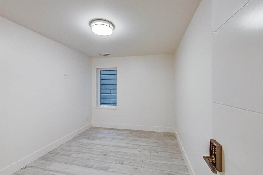 More Photos Of 751 Capp st, San Francisco Apartments For Sale
