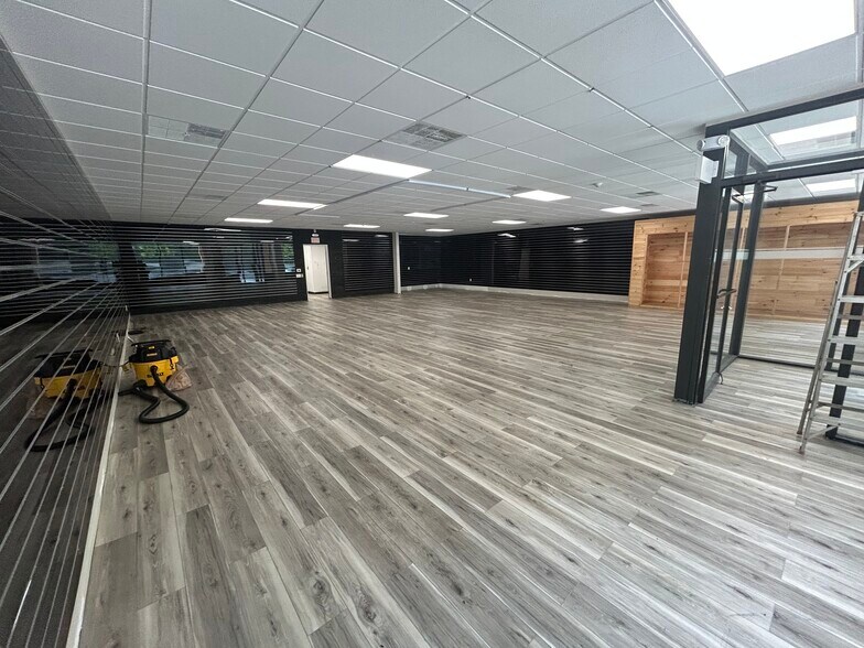 More Photos Of 4136 Library Rd, Pittsburgh Storefront For Lease