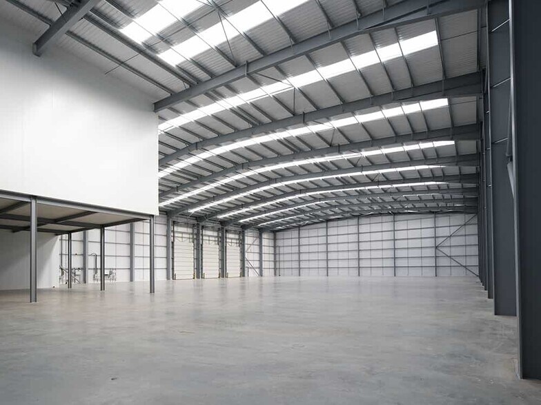 More Photos Of 2 Trafalgar Way, Bar Hill Warehouse For Lease